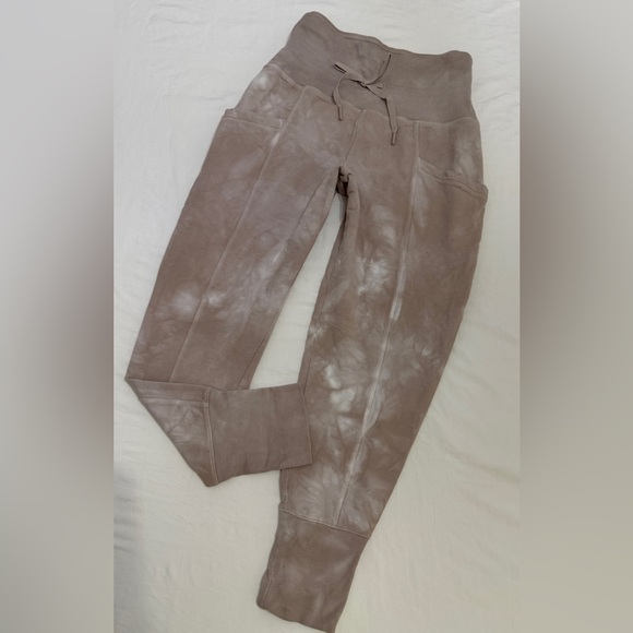 All in Motion Beige Tie-Dye Joggers - Picture 2 of 5